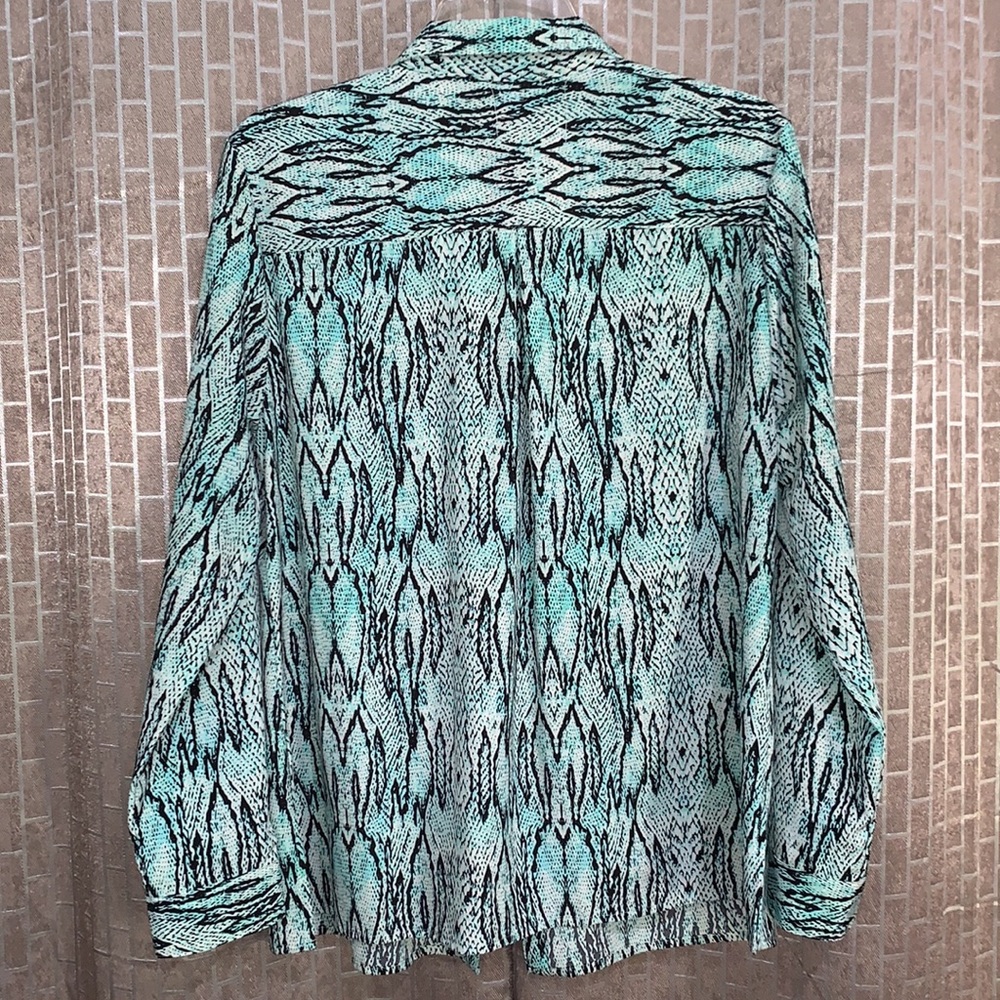 Notations Blouse - Picture 3 of 4
